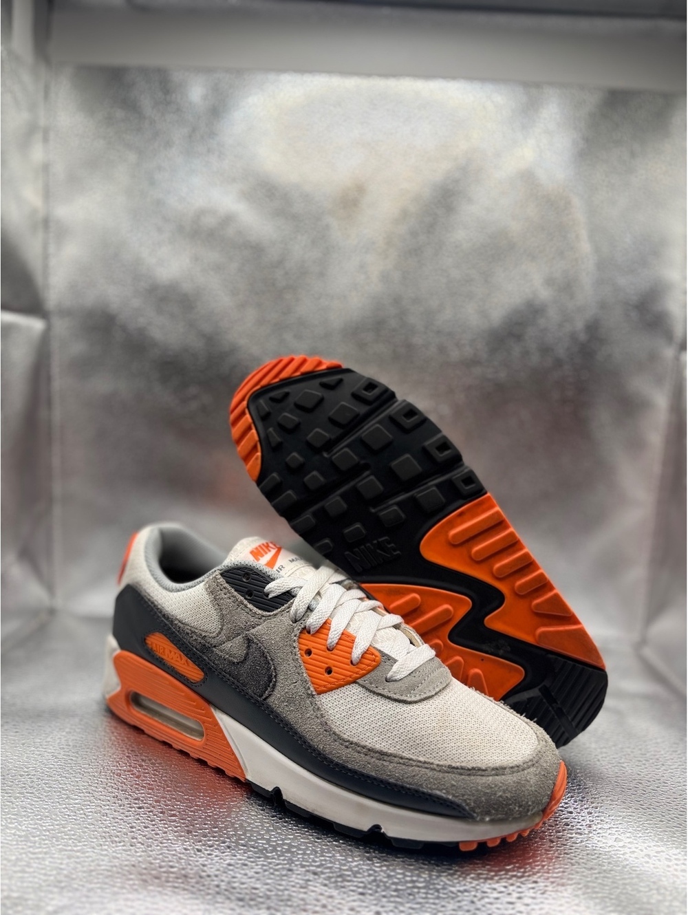 Nike air max 90 summit white safety orange
